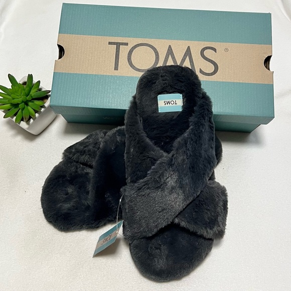 Toms Shoes - TOM’S slippers *NEW*